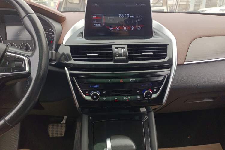 Used BORGWARD BX5 2017 20TGDI Automatic Two-Wheel Drive Pioneer Edition Audio And AC Panel