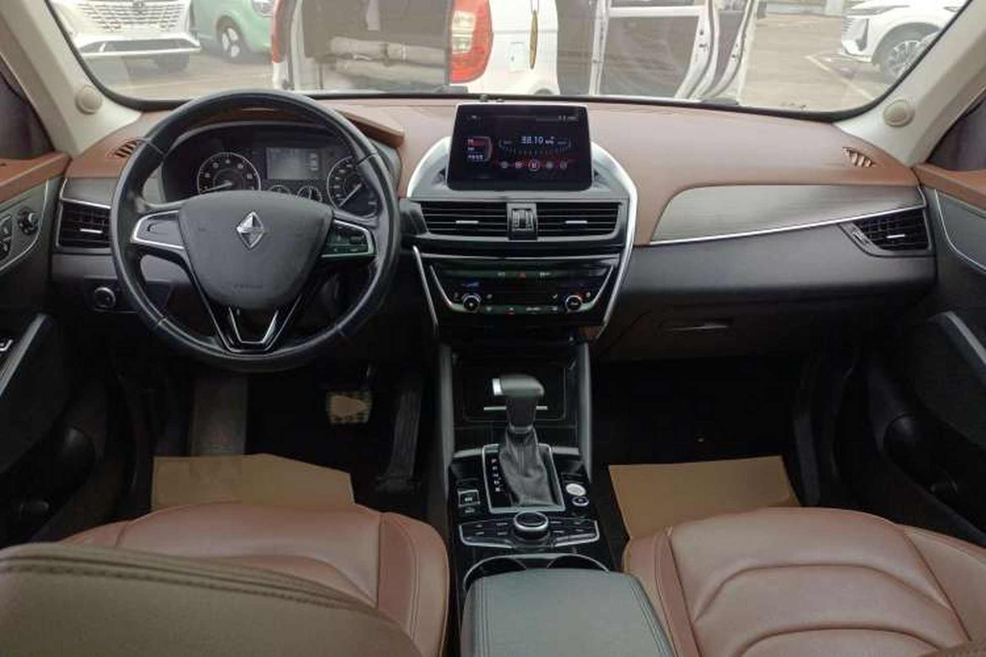 Used BORGWARD BX5 2017 20TGDI Automatic Two-Wheel Drive Pioneer Edition Center Console
