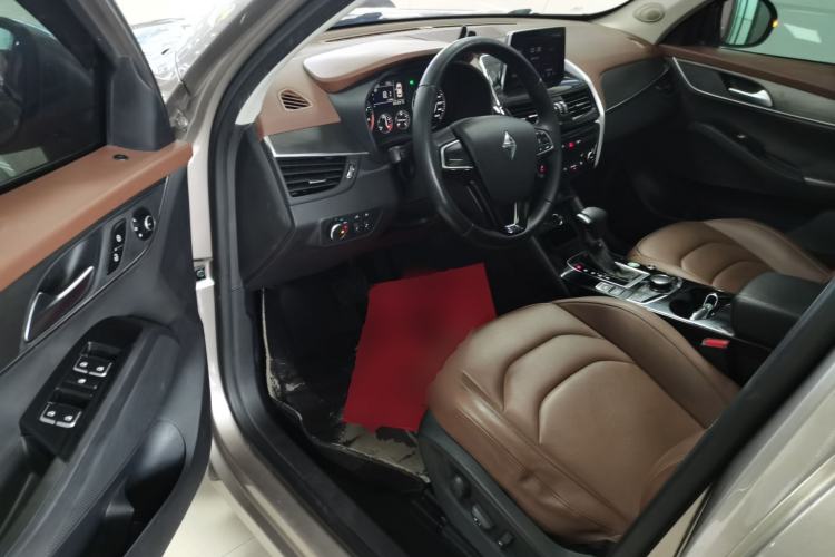 Used BORGWARD BX5 2017 20TGDI Automatic Two-Wheel Drive Pioneer Edition Driver Seat
