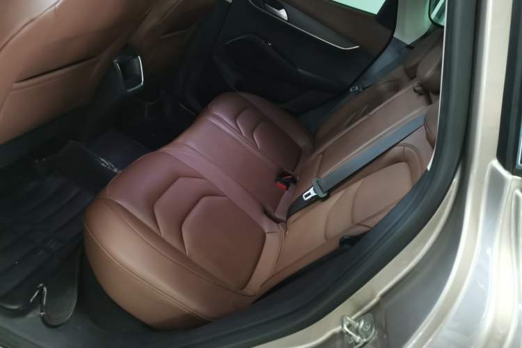 Used BORGWARD BX5 2017 20TGDI Automatic Two-Wheel Drive Pioneer Edition Left Rear Seat
