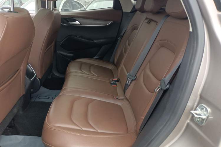 Used BORGWARD BX5 2017 20TGDI Automatic Two-Wheel Drive Pioneer Edition Left Rear Seat