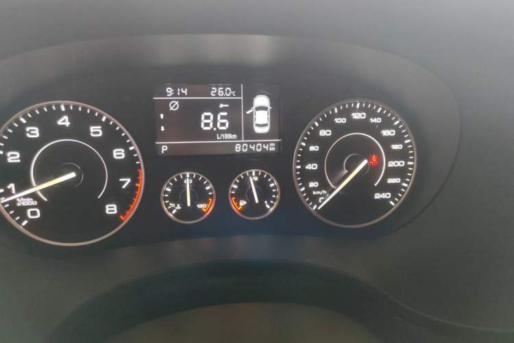 Used BORGWARD BX5 2017 20TGDI Automatic Two-Wheel Drive Pioneer Edition Odometer Close Up
