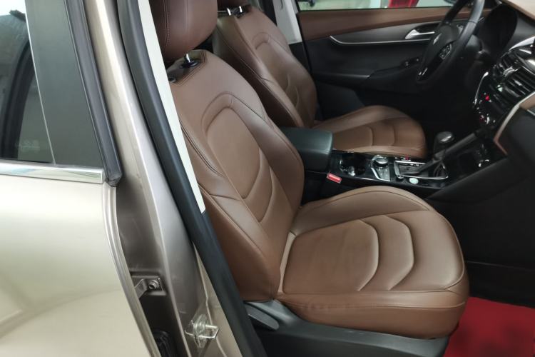 Used BORGWARD BX5 2017 20TGDI Automatic Two-Wheel Drive Pioneer Edition Right Front Seat