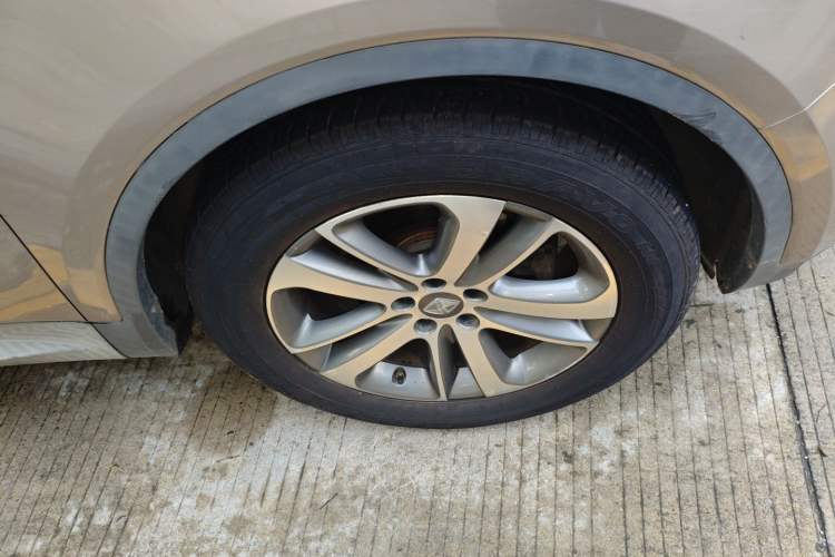 Used BORGWARD BX5 2017 20TGDI Automatic Two-Wheel Drive Leading Edition Right Front Wheel Hub