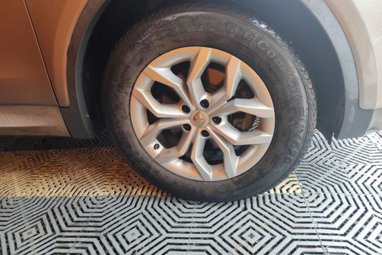 Used BORGWARD BX5 2017 20TGDI Automatic Two-Wheel Drive Pioneer Edition Right Front Wheel Hub