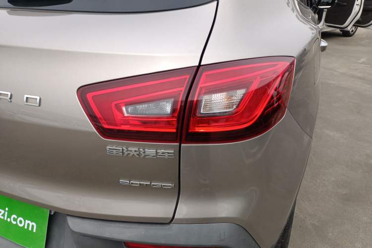 Used BORGWARD BX5 2017 20TGDI Automatic Two-Wheel Drive Pioneer Edition Right Rear Taillight