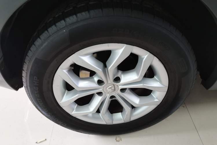 Used BORGWARD BX5 2017 20TGDI Automatic Two-Wheel Drive Pioneer Edition Right Rear Wheel Hub