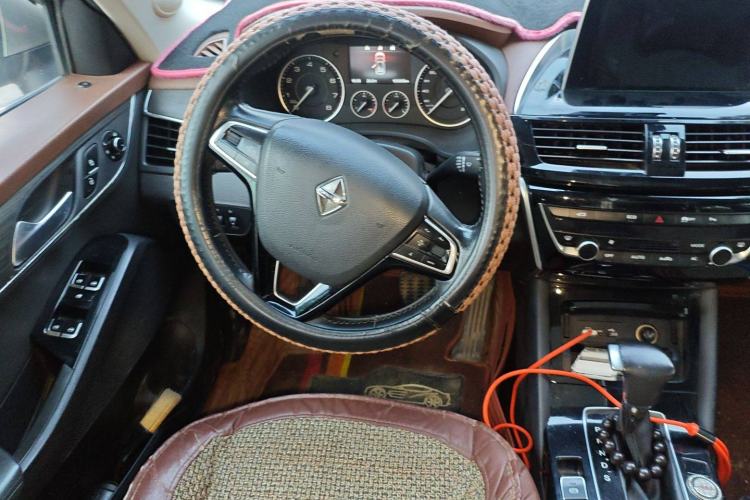 Used BORGWARD BX5 2017 20TGDI Automatic Two-Wheel Drive Leading Edition Steering Wheel