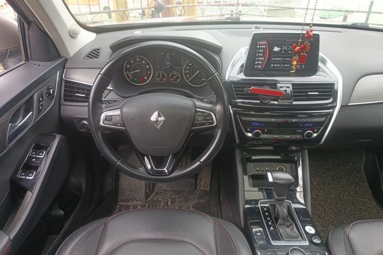 Used BORGWARD BX5 2017 20TGDI Automatic Two-Wheel Drive Leading Edition Steering Wheel