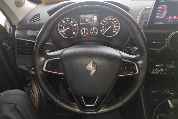 Used BORGWARD BX5 2017 20TGDI Automatic Two-Wheel Drive Pioneer Edition Steering Wheel