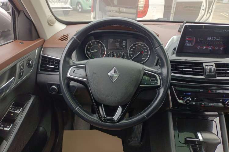 Used BORGWARD BX5 2017 20TGDI Automatic Two-Wheel Drive Pioneer Edition Steering Wheel