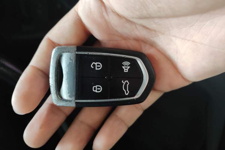 Used BORGWARD BX5 2017 20TGDI Automatic Two-Wheel Drive Pioneer Edition Vehicle Key
