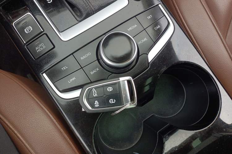 Used BORGWARD BX5 2017 20TGDI Automatic Two-Wheel Drive Pioneer Edition Vehicle Key