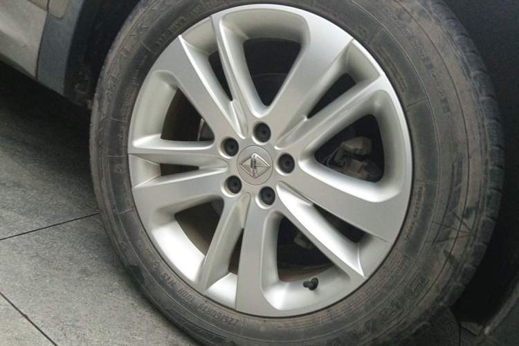 Used BORGWARD BX5 2017 25TGDI Automatic Four-Wheel Drive Fashion Plus Model Right Front Wheel Hub