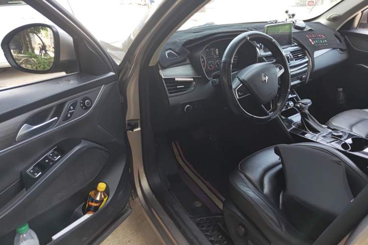 Used BORGWARD BX5 2017 20TGDI Automatic Two-Wheel Drive Pioneer Edition Driver Seat