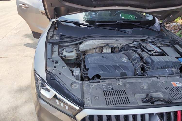 Used BORGWARD BX5 2017 20TGDI Automatic Two-Wheel Drive Pioneer Edition Engine Bay Right