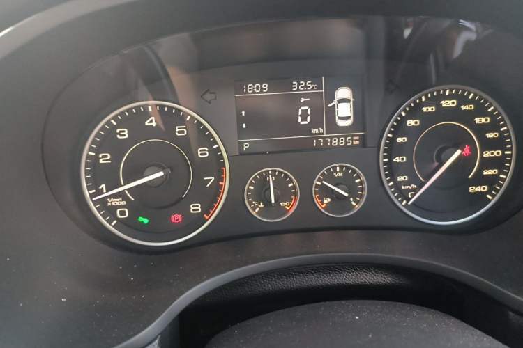 Used BORGWARD BX5 2017 20TGDI Automatic Two-Wheel Drive Pioneer Edition Odometer Close Up