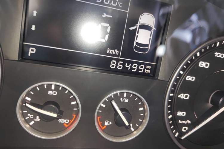 Used BORGWARD BX5 2017 20TGDI Automatic Two-Wheel Drive Pioneer Edition Odometer Close Up