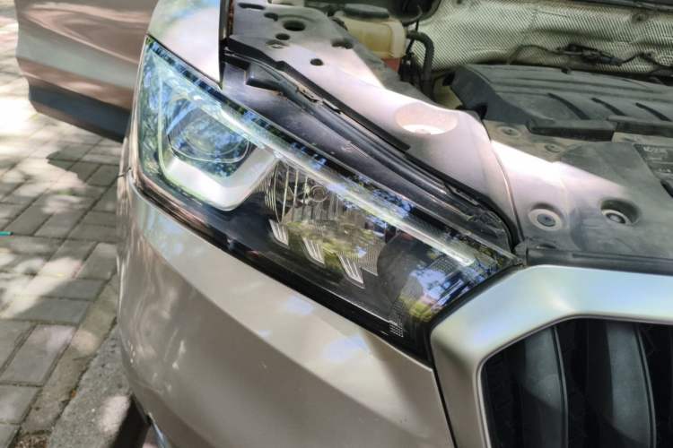 Used BORGWARD BX5 2017 20TGDI Automatic Two-Wheel Drive Pioneer Edition Right Front Headlight
