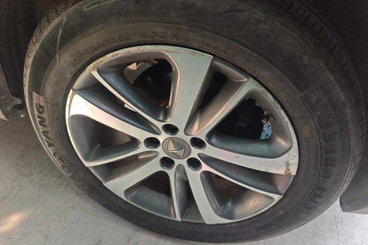 Used BORGWARD BX5 2017 20TGDI Automatic Two-Wheel Drive Leading Edition Right Front Wheel Hub
