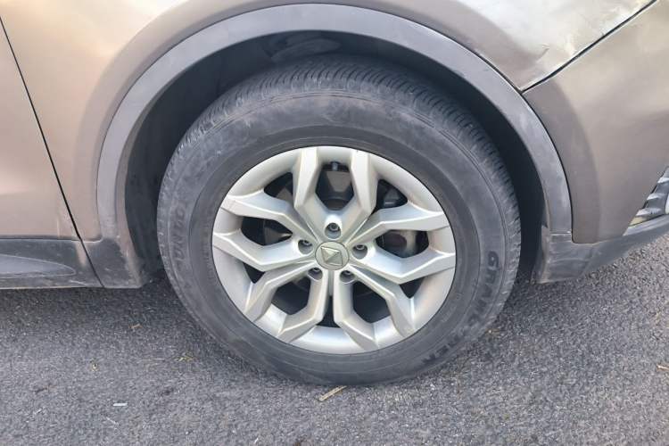 Used BORGWARD BX5 2017 20TGDI Automatic Two-Wheel Drive Pioneer Edition Right Front Wheel Hub