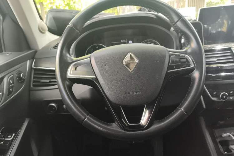 Used BORGWARD BX5 2017 20TGDI Automatic Two-Wheel Drive Pioneer Edition Steering Wheel