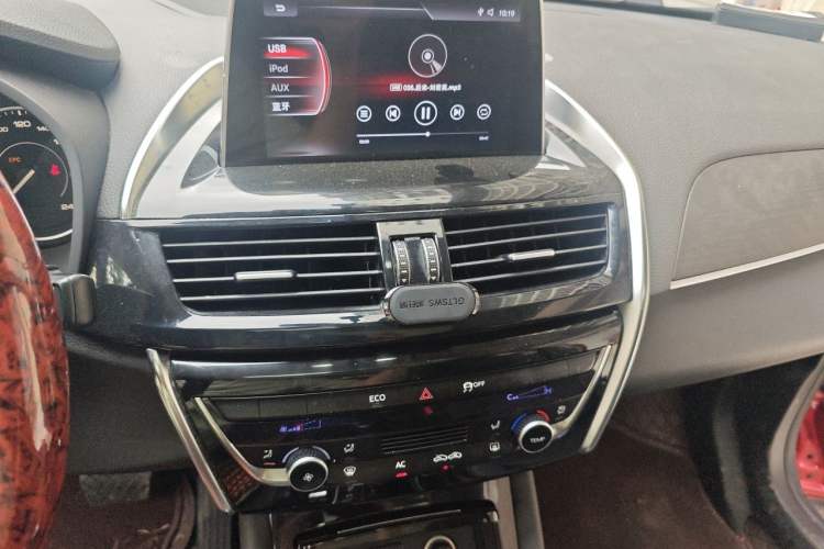 Used BORGWARD BX5 2017 20TGDI Automatic Two-Wheel Drive Pioneer Edition Audio And AC Panel