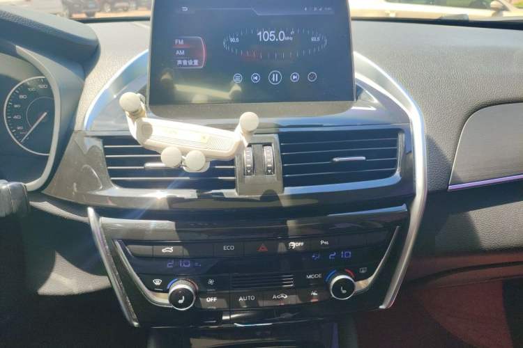 Used BORGWARD BX5 2017 25TGDI Automatic Two-Wheel Drive Smart Enjoyment Model Audio And AC Panel