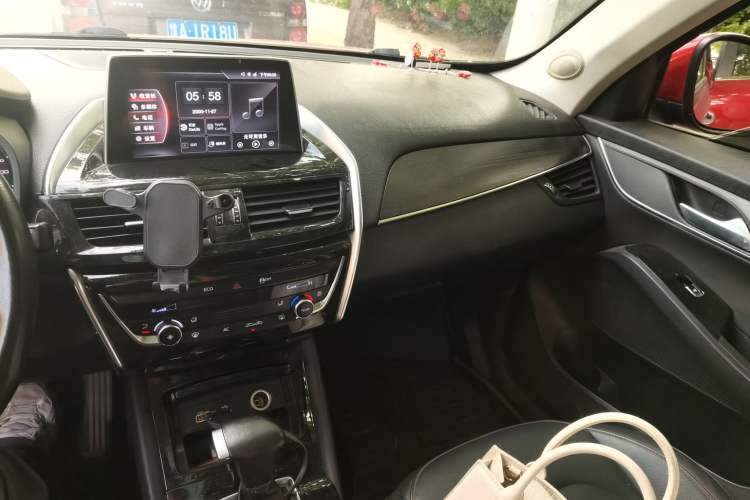 Used BORGWARD BX5 2017 20TGDI Automatic Two-Wheel Drive Pioneer Edition Audio And AC Panel