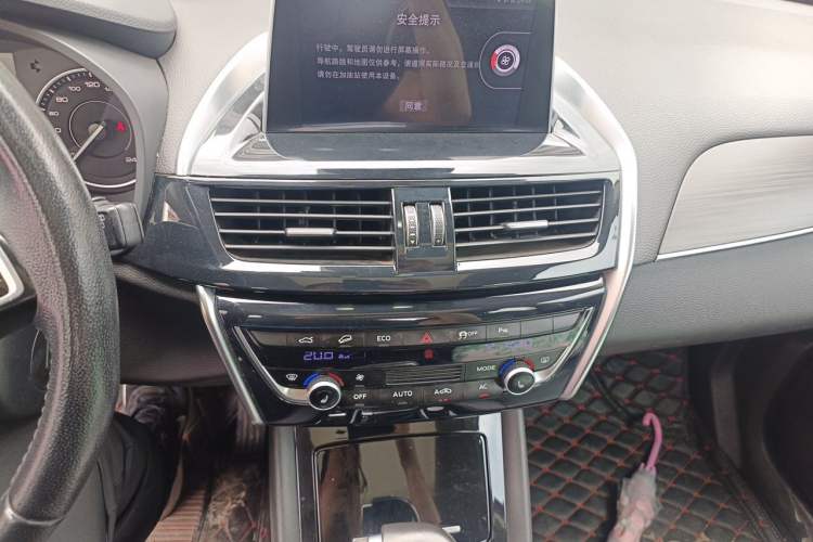 Used BORGWARD BX5 2017 25TGDI Automatic Four-Wheel Drive Premium Model Audio And AC Panel