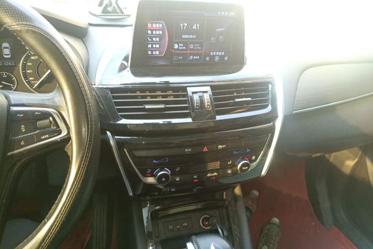 Used BORGWARD BX5 2017 20TGDI Automatic Two-Wheel Drive Pioneer Edition Audio And AC Panel
