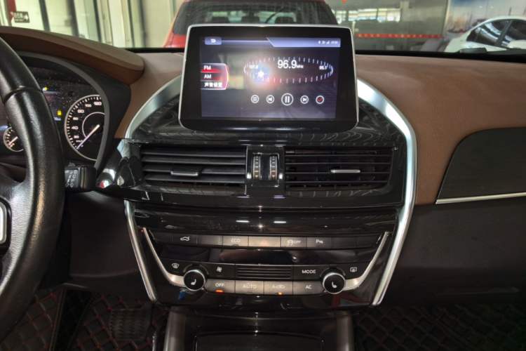 Used BORGWARD BX5 2017 25TGDI Automatic Two-Wheel Drive Smart Enjoyment Model Audio And AC Panel