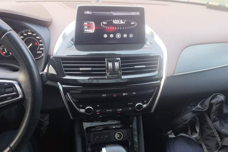 Used BORGWARD BX5 2017 25TGDI Automatic Two-Wheel Drive Sharp Model Audio And AC Panel