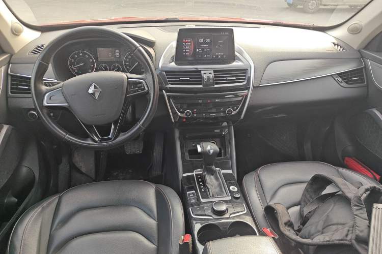 Used BORGWARD BX5 2017 20TGDI Automatic Two-Wheel Drive New Edition Center Console