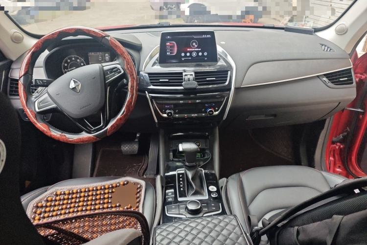 Used BORGWARD BX5 2017 20TGDI Automatic Two-Wheel Drive Pioneer Edition Center Console