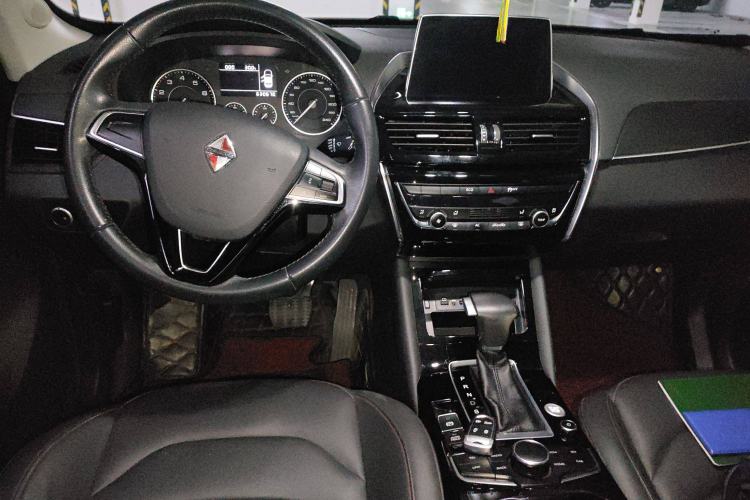 Used BORGWARD BX5 2017 20TGDI Automatic Two-Wheel Drive Pioneer Edition Center Console