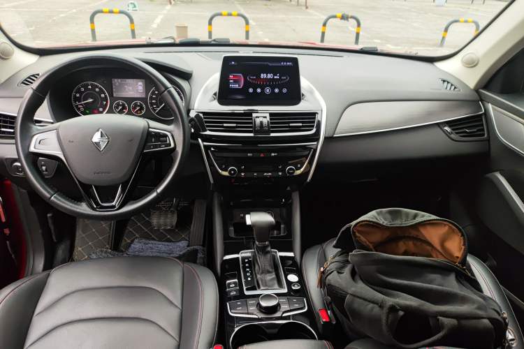 Used BORGWARD BX5 2017 20TGDI Automatic Two-Wheel Drive Pioneer Edition Center Console