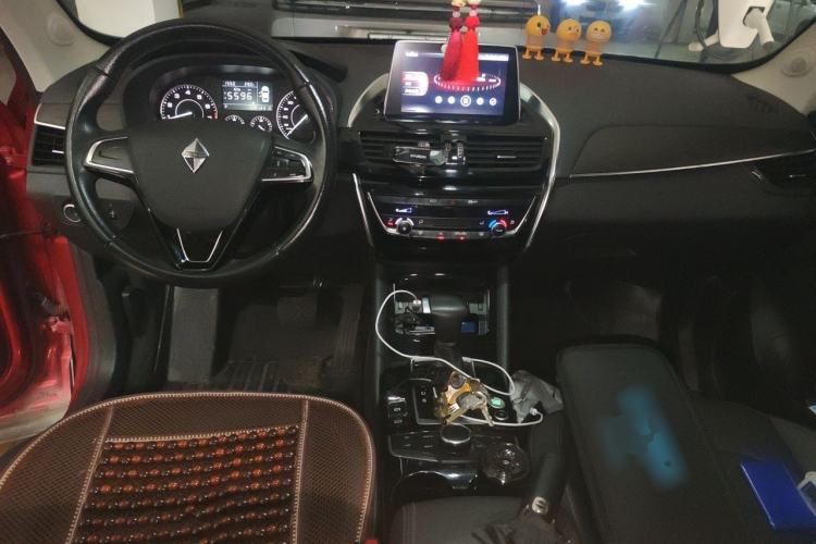 Used BORGWARD BX5 2017 20TGDI Automatic Two-Wheel Drive Pioneer Edition Center Console