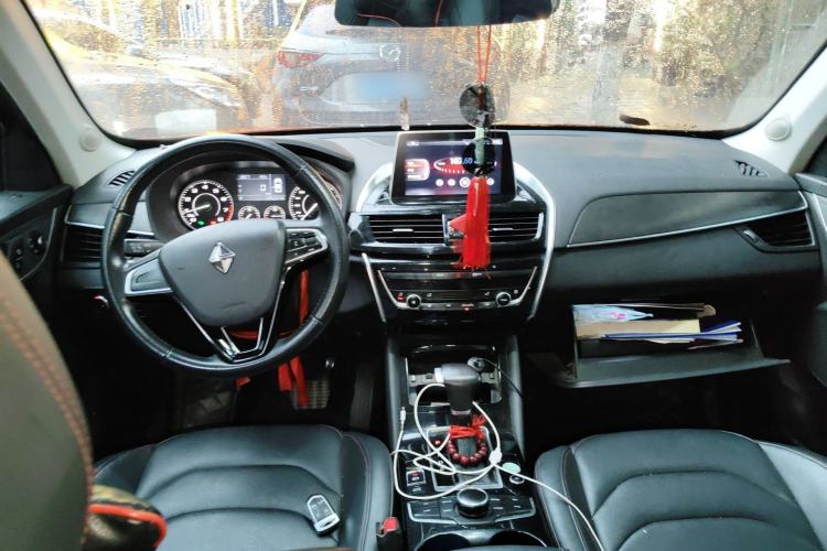 Used BORGWARD BX5 2017 20TGDI Automatic Two-Wheel Drive Pioneer Edition Center Console