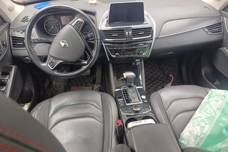 Used BORGWARD BX5 2017 25TGDI Automatic Four-Wheel Drive Premium Model Center Console