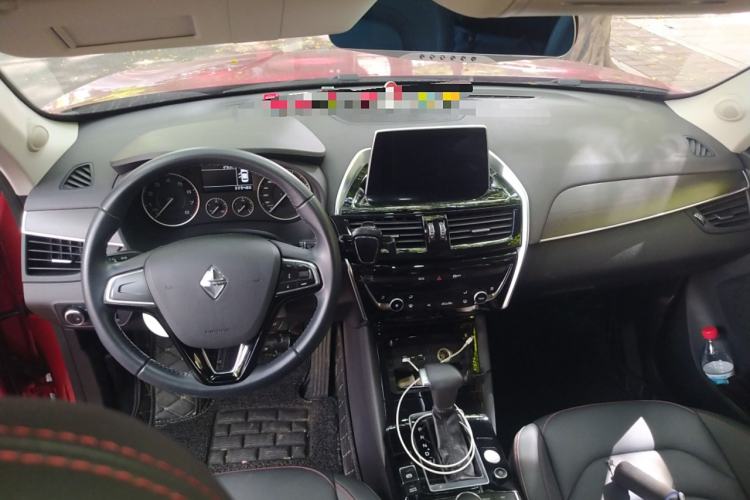 Used BORGWARD BX5 2017 20TGDI Automatic Two-Wheel Drive Pioneer Edition Center Console