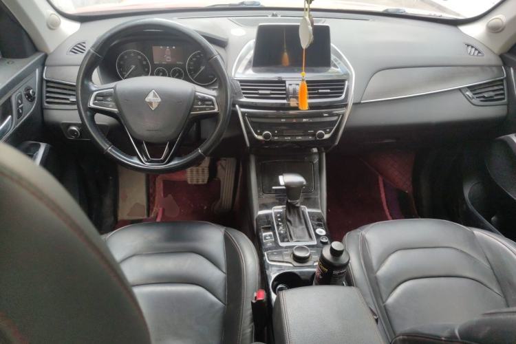 Used BORGWARD BX5 2017 25TGDI Automatic Two-Wheel Drive Fashion Plus Model Center Console
