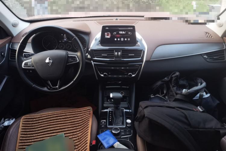 Used BORGWARD BX5 2017 25TGDI Automatic Two-Wheel Drive Sharp Model Center Console