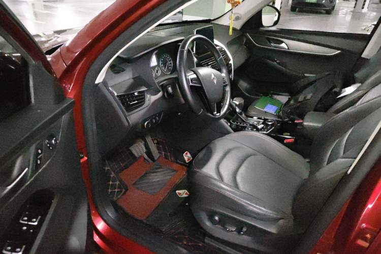 Used BORGWARD BX5 2017 20TGDI Automatic Two-Wheel Drive Pioneer Edition Driver Seat