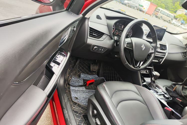 Used BORGWARD BX5 2017 20TGDI Automatic Two-Wheel Drive Pioneer Edition Driver Seat