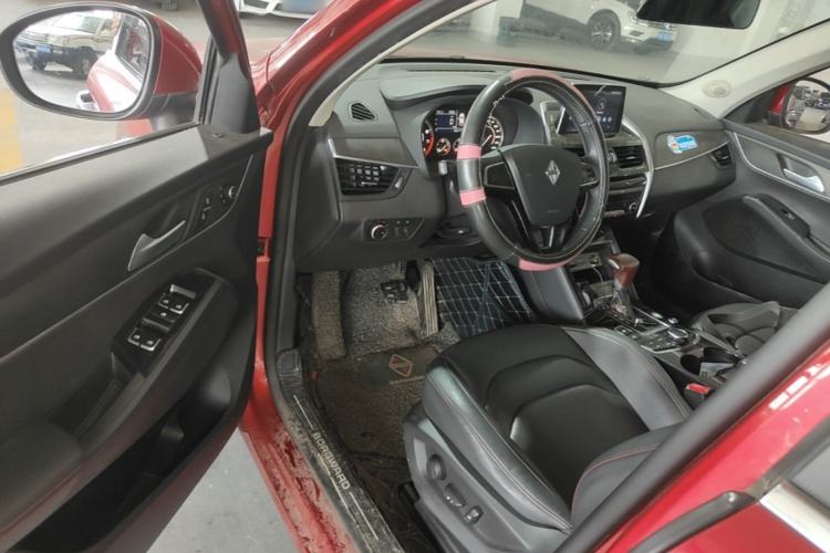 Used BORGWARD BX5 2017 20TGDI Automatic Two-Wheel Drive Pioneer Edition Driver Seat