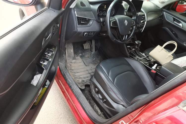 Used BORGWARD BX5 2017 20TGDI Automatic Two-Wheel Drive Pioneer Edition Driver Seat