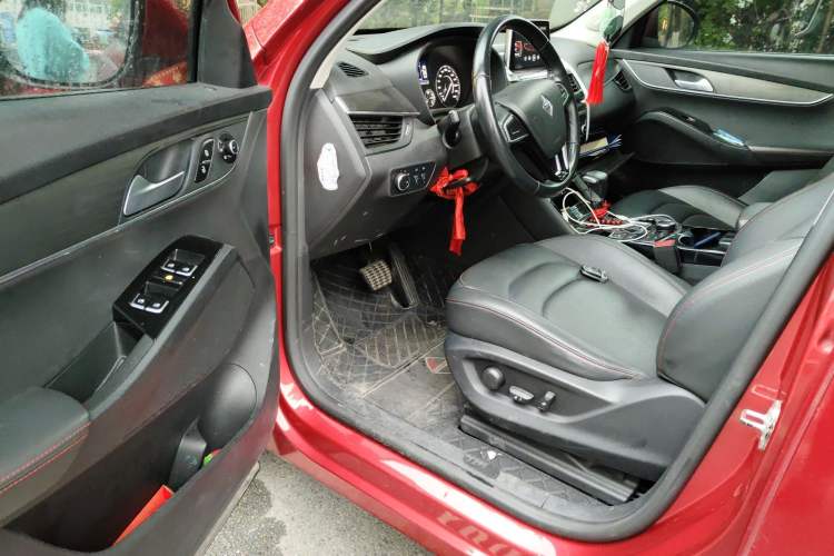Used BORGWARD BX5 2017 20TGDI Automatic Two-Wheel Drive Pioneer Edition Driver Seat