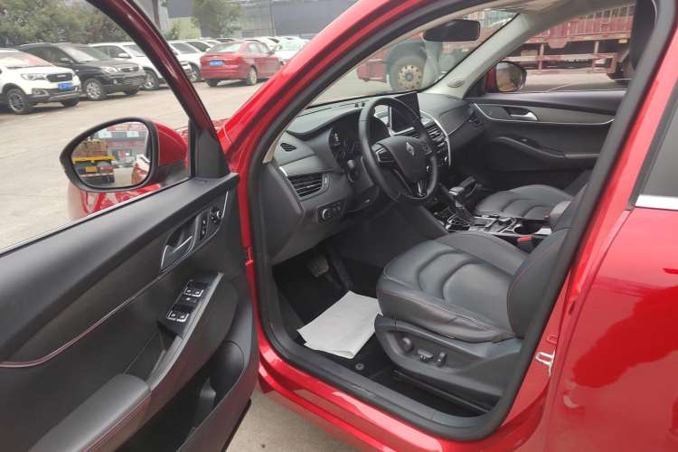 Used BORGWARD BX5 2017 20TGDI Automatic Two-Wheel Drive Pioneer Edition Driver Seat