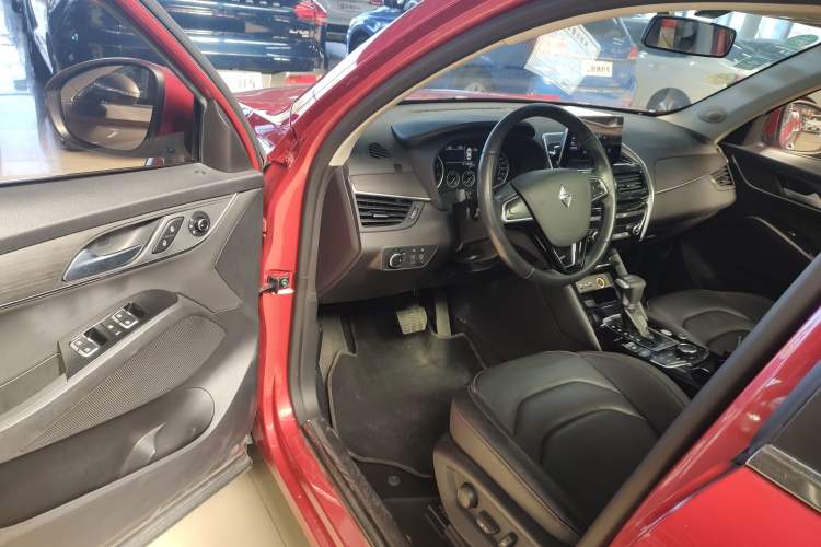 Used BORGWARD BX5 2017 20TGDI Automatic Two-Wheel Drive Pioneer Edition Driver Seat